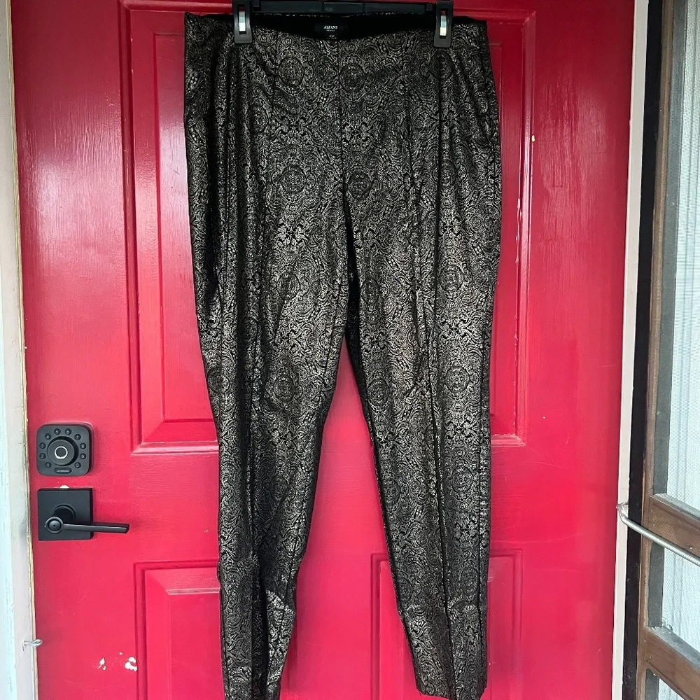 Alfani Women's 16W Stretchy Waist Black Gold Party Club Pants Shiny - Picture 1 of 5